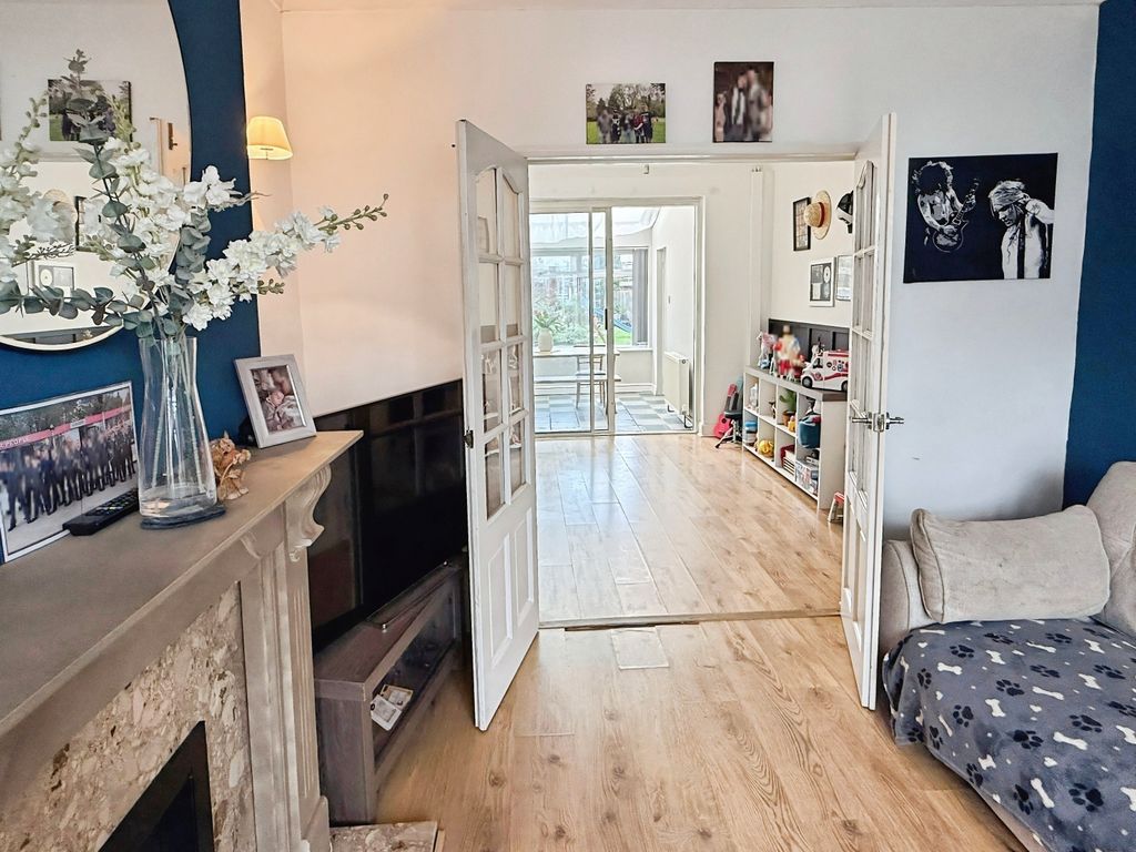 Property photo 2 of 27