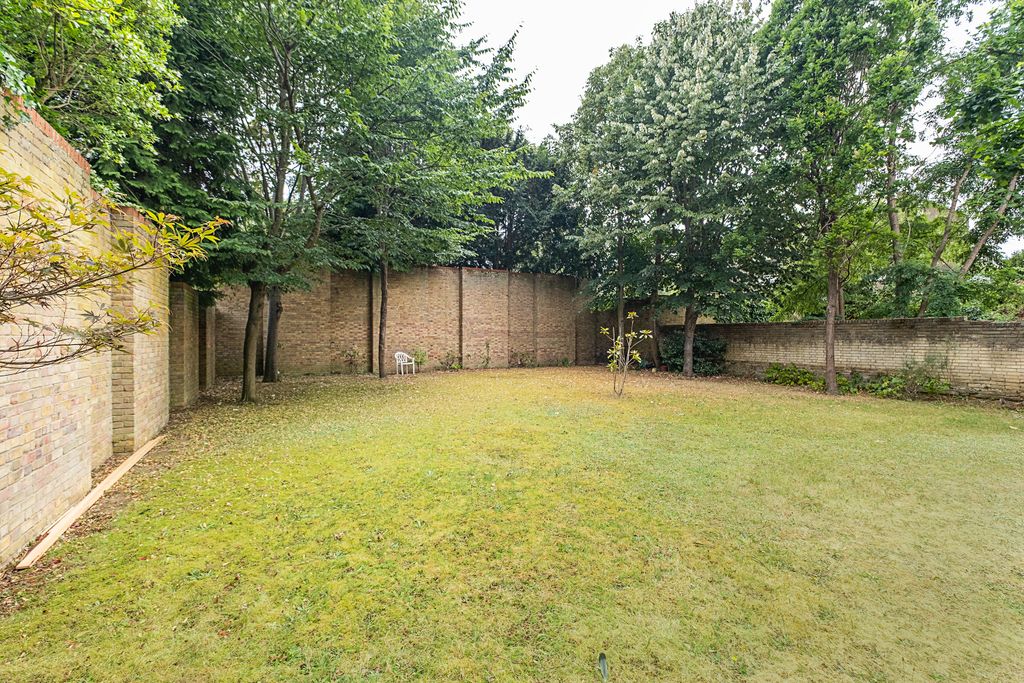 Property photo 3 of 11