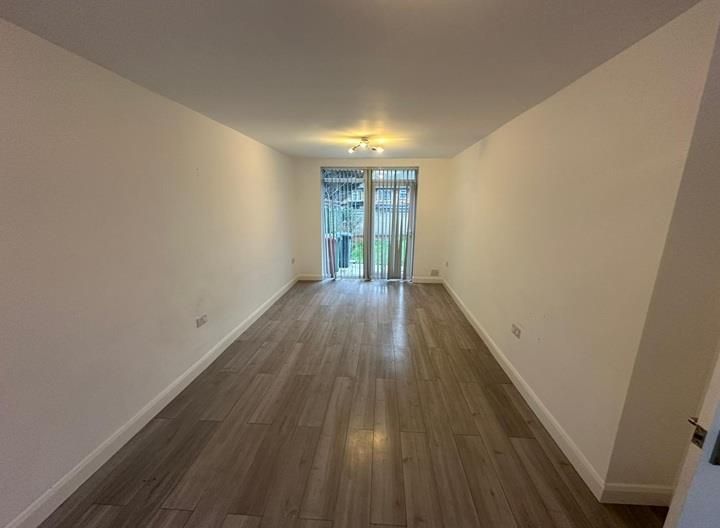 Property photo 2 of 13 Reception