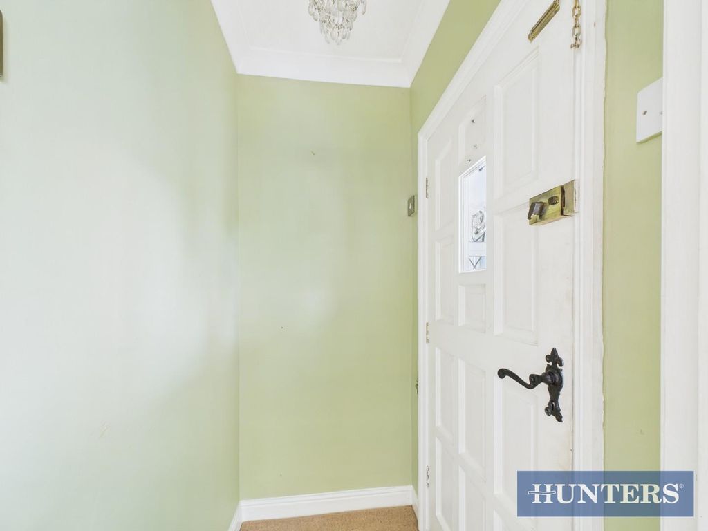 Property photo 2 of 18 Entrance Porch