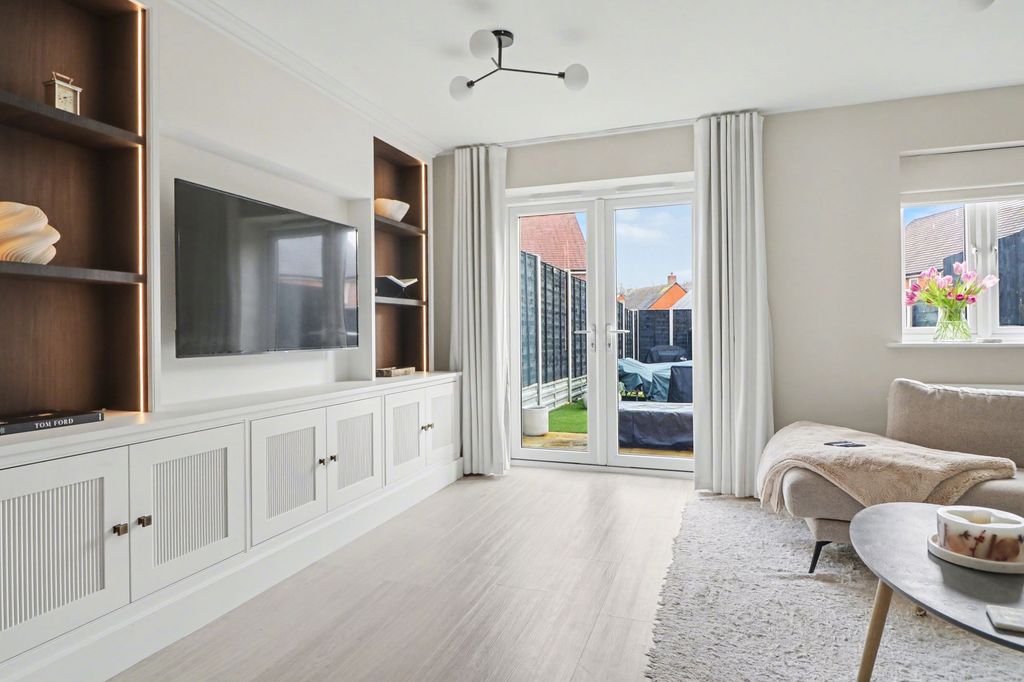 Property photo 3 of 15