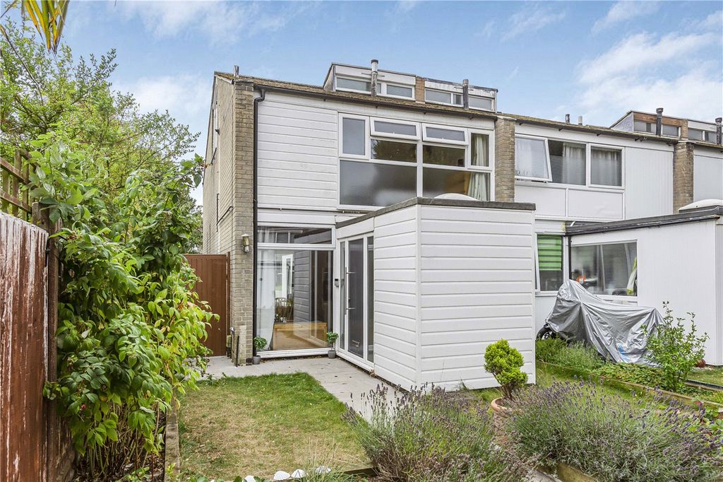 Property photo 1 of 12 External