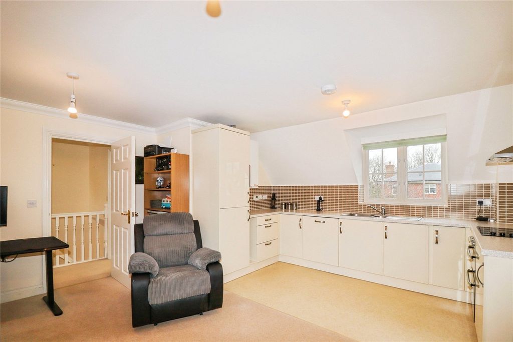 Property photo 2 of 13 Picture No. 77