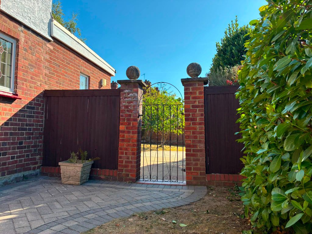 Property photo 3 of 4