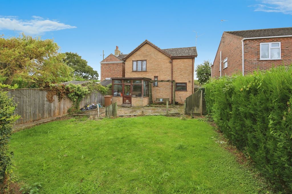 Property photo 3 of 13