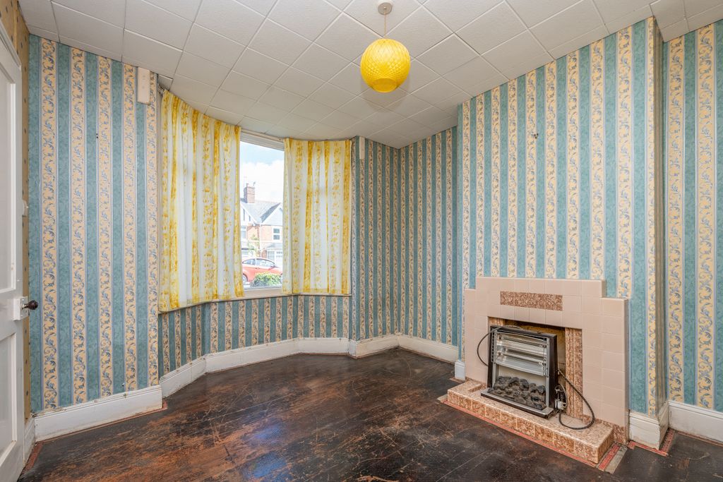 Property photo 2 of 17