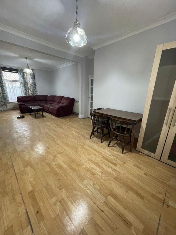Property photo 3 of 26