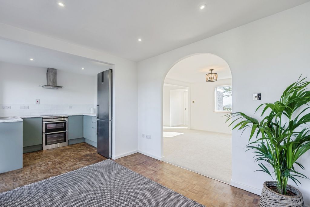 Property photo 2 of 20 Pbox-Img.Jpg