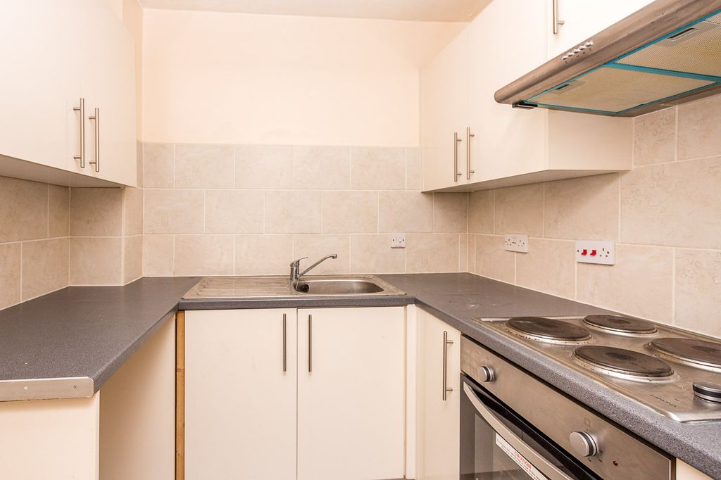 Property photo 3 of 5 Kitchen