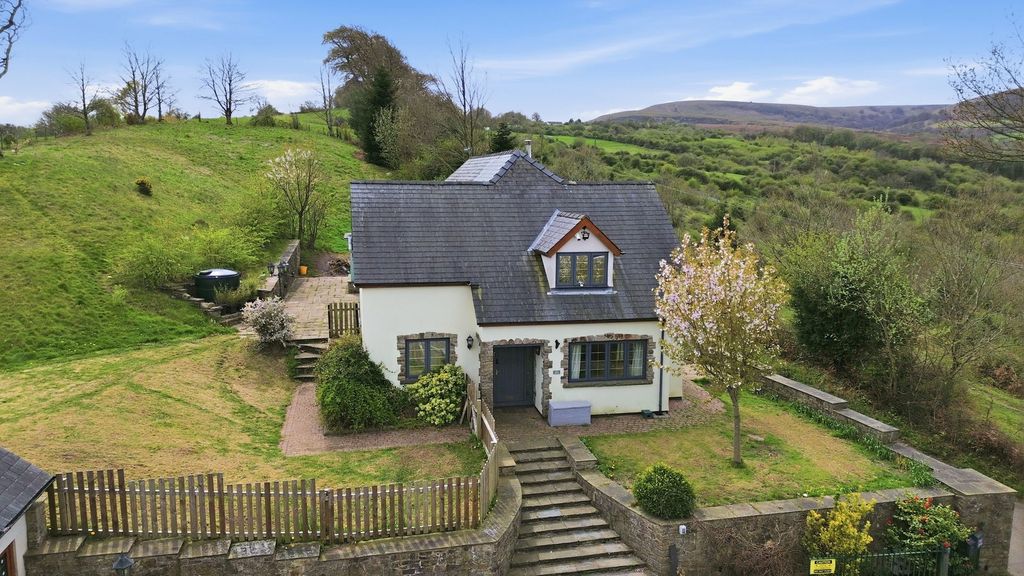 Property photo 3 of 46