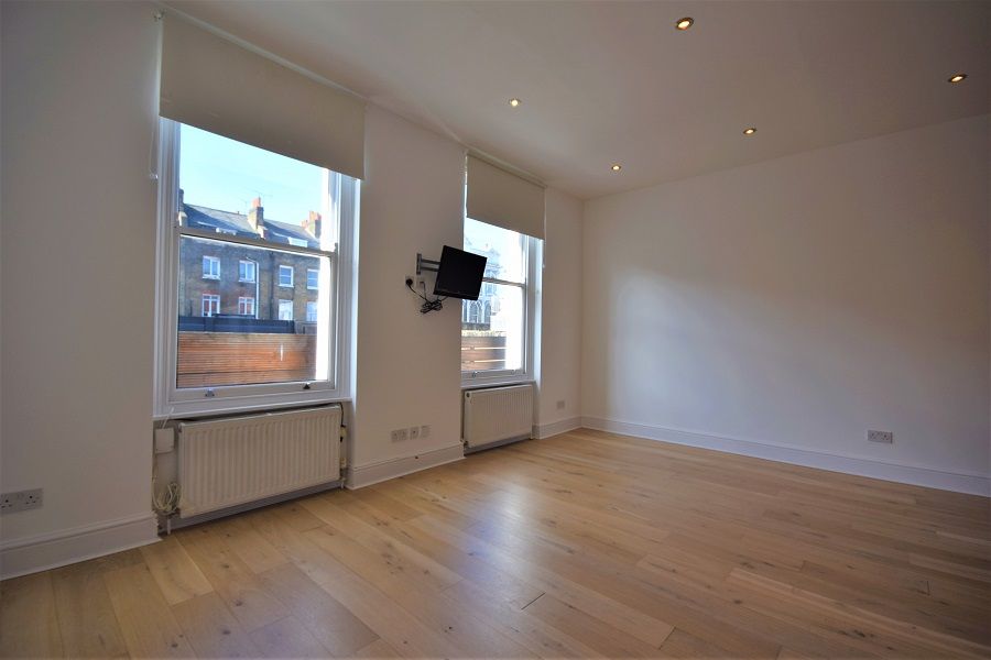 Property photo 2 of 8