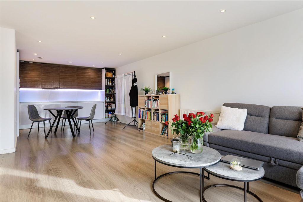 Property photo 2 of 12 Img_1987-2.Jpg