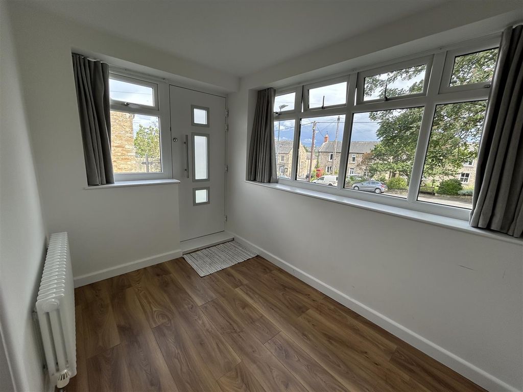 Property photo 2 of 23 Entrance Porch