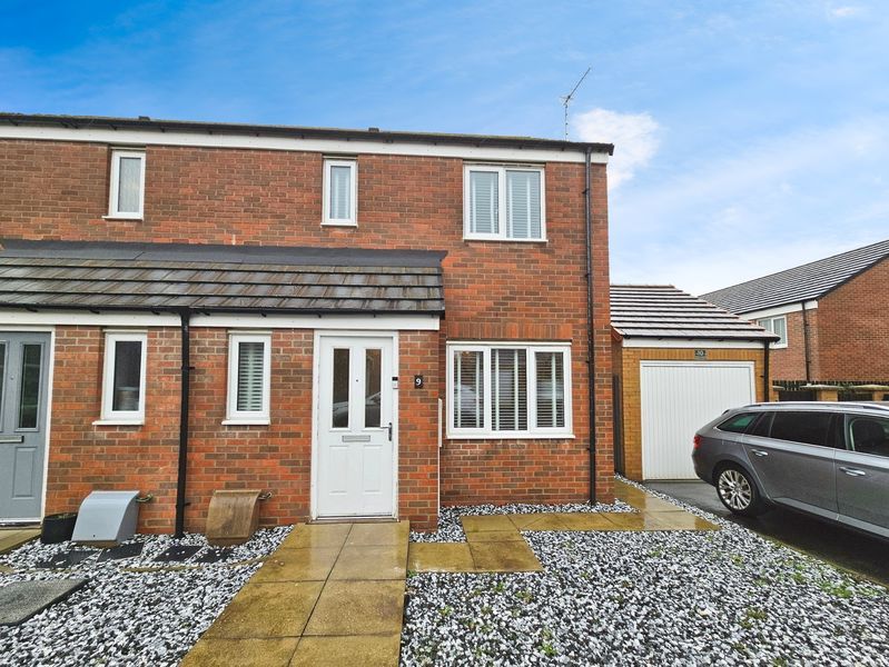 Property photo 1 of 11 Photo 8