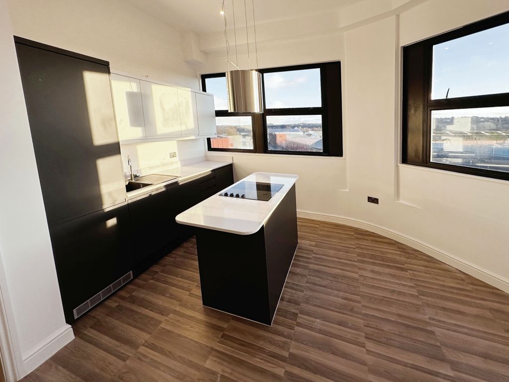 Property photo 3 of 11 Image