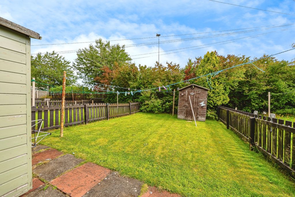 Property photo 3 of 20 6Monklandviewcrescent-19
