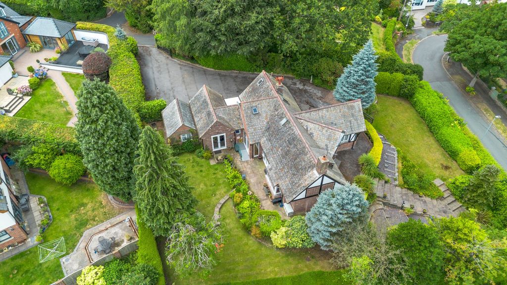 Property photo 2 of 31