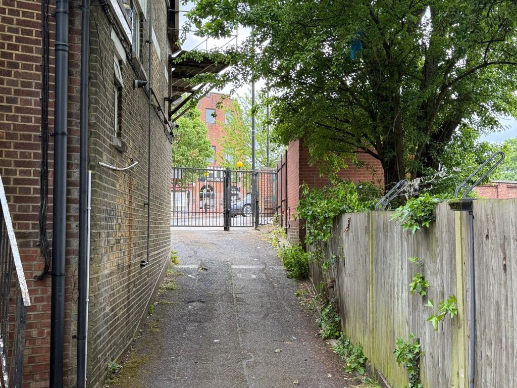 Property photo 2 of 2 d1685772-d30d-4474-Bed5-02A4010F4B7c