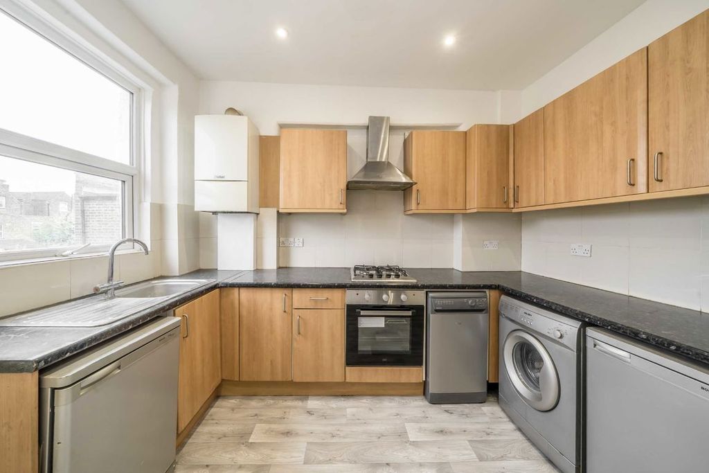 Property photo 3 of 5