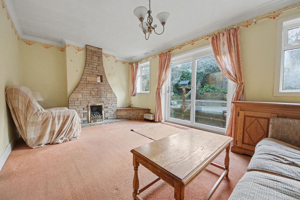 Property photo 2 of 10