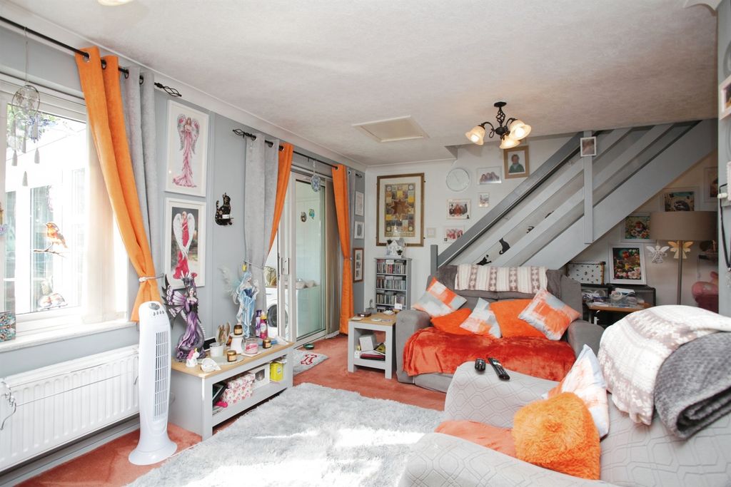 Property photo 3 of 17