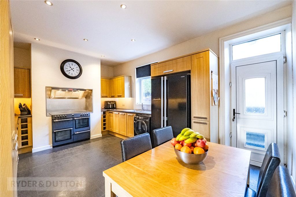 Property photo 3 of 20 Kitchen/Diner