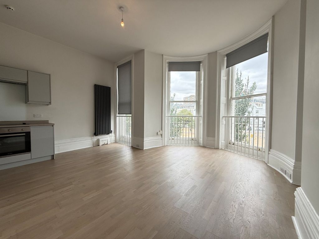 Property photo 2 of 12 Picture No. 08