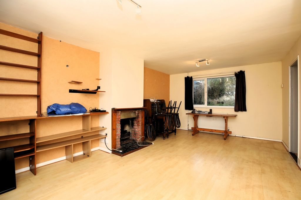 Property photo 3 of 12 Image 2