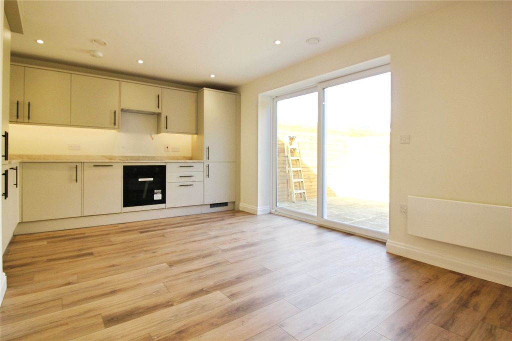 Property photo 3 of 5 Picture No. 01