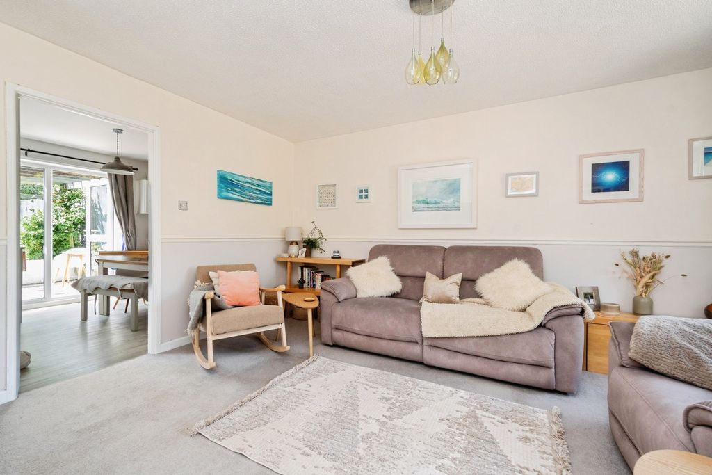 Property photo 3 of 20 Pbox-Img.Jpg