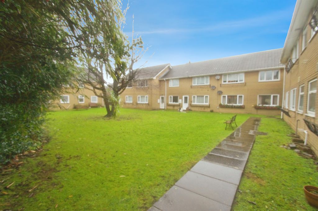 Property photo 1 of 10 Exterior