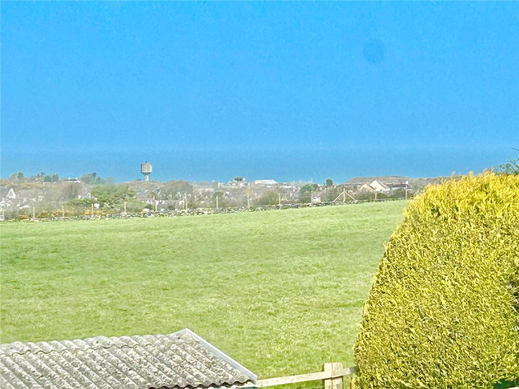 Property photo 2 of 17 Picture No. 10