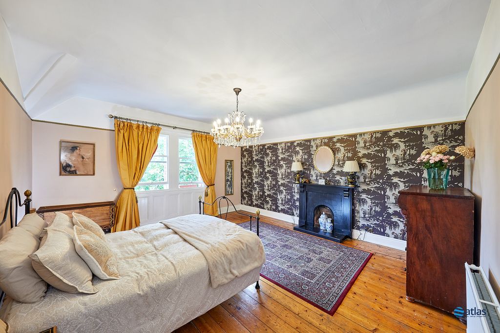 Property photo 3 of 16 Bedroom