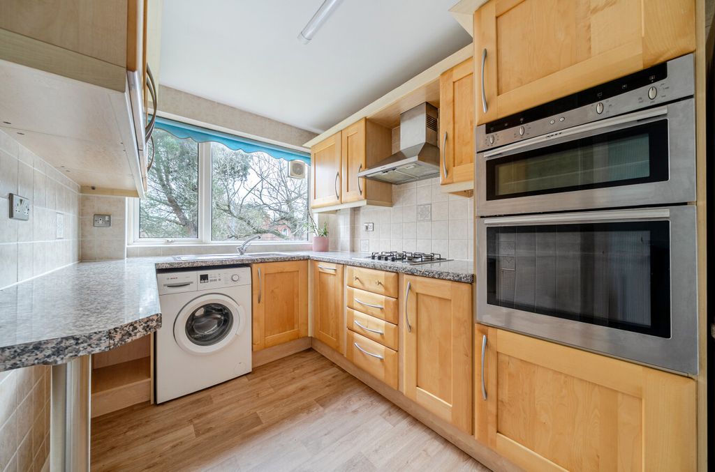 Property photo 3 of 12