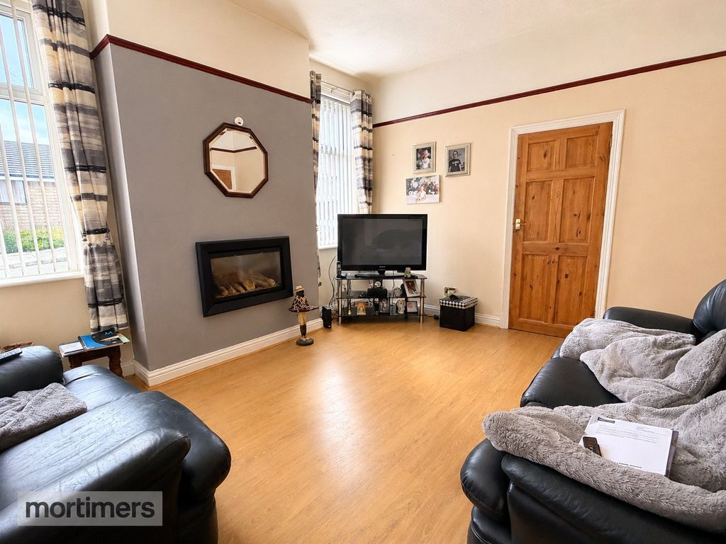 Property photo 2 of 12 Dining Room