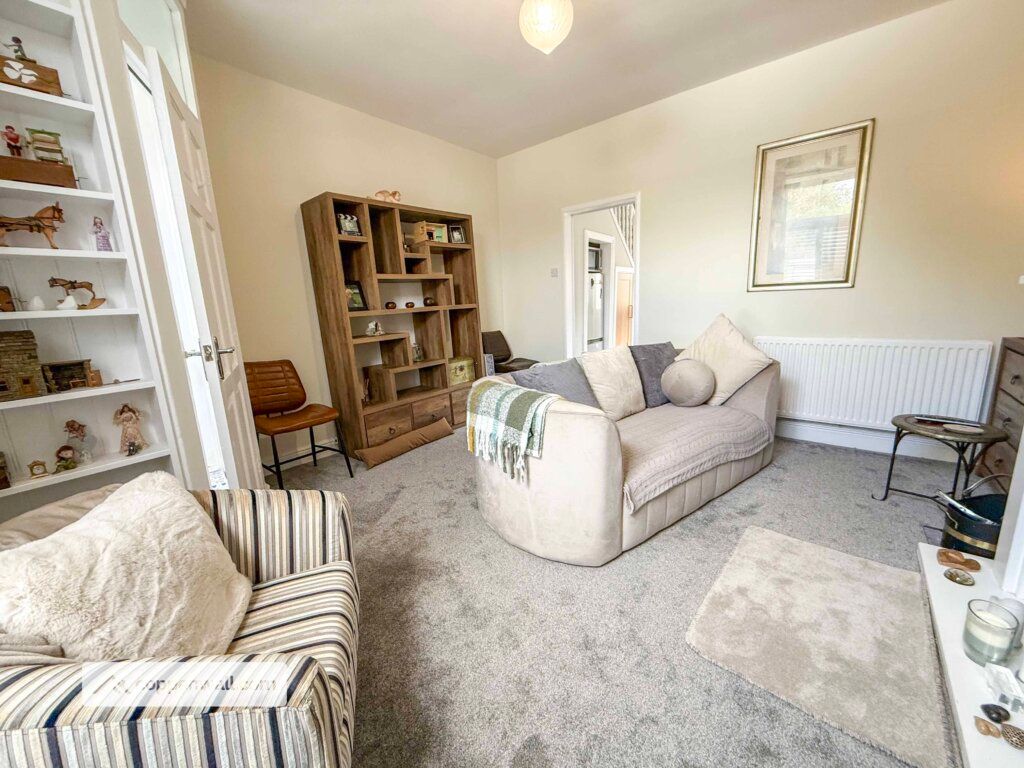 Property photo 2 of 23