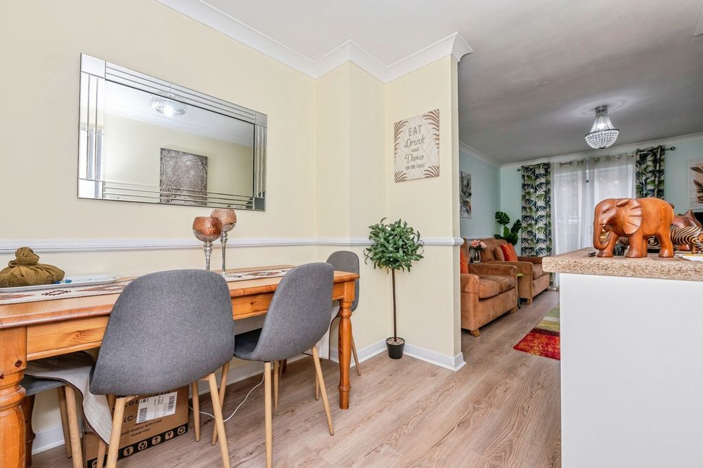 Property photo 3 of 13 Pbox-Img.Jpg