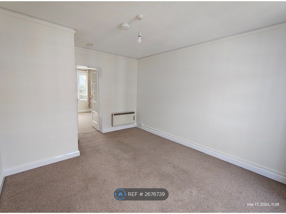 Property photo 1 of 11 Sitting Room