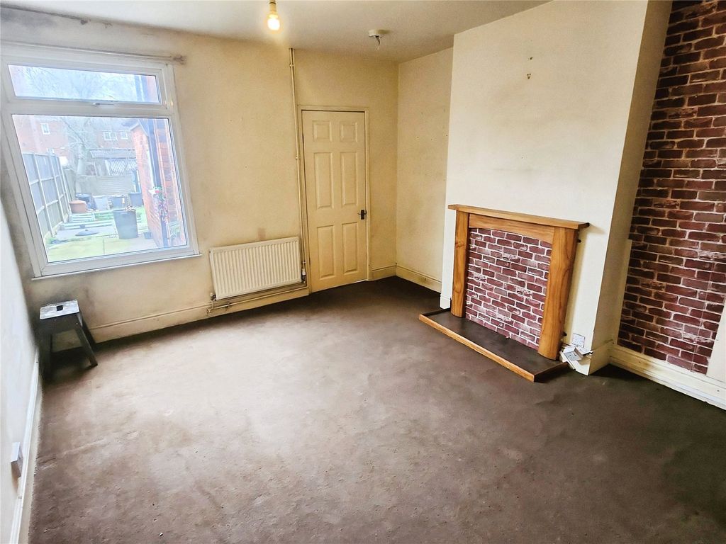 Property photo 3 of 9 Dining Room