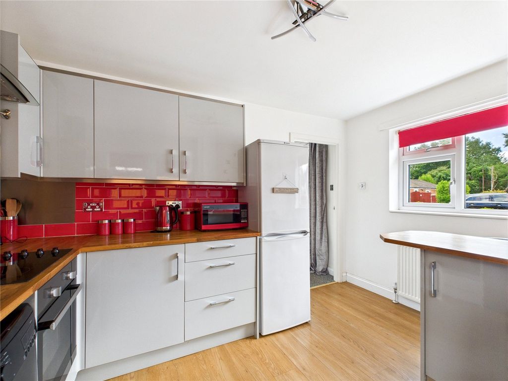 Property photo 2 of 12 2 - Picture No. 14