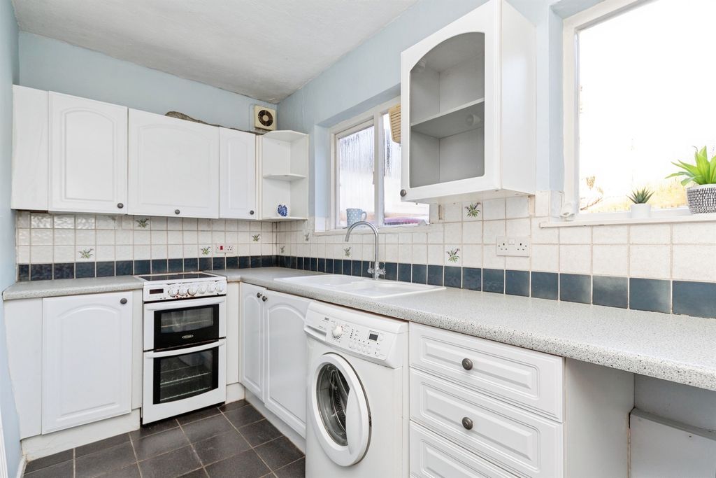 Property photo 2 of 13