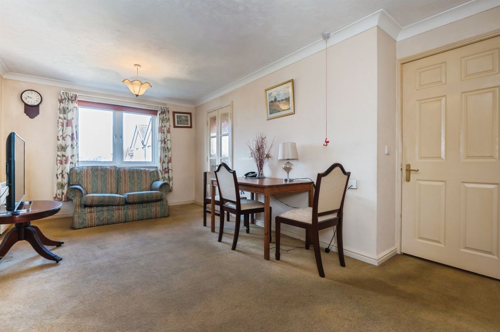 Property photo 2 of 14
