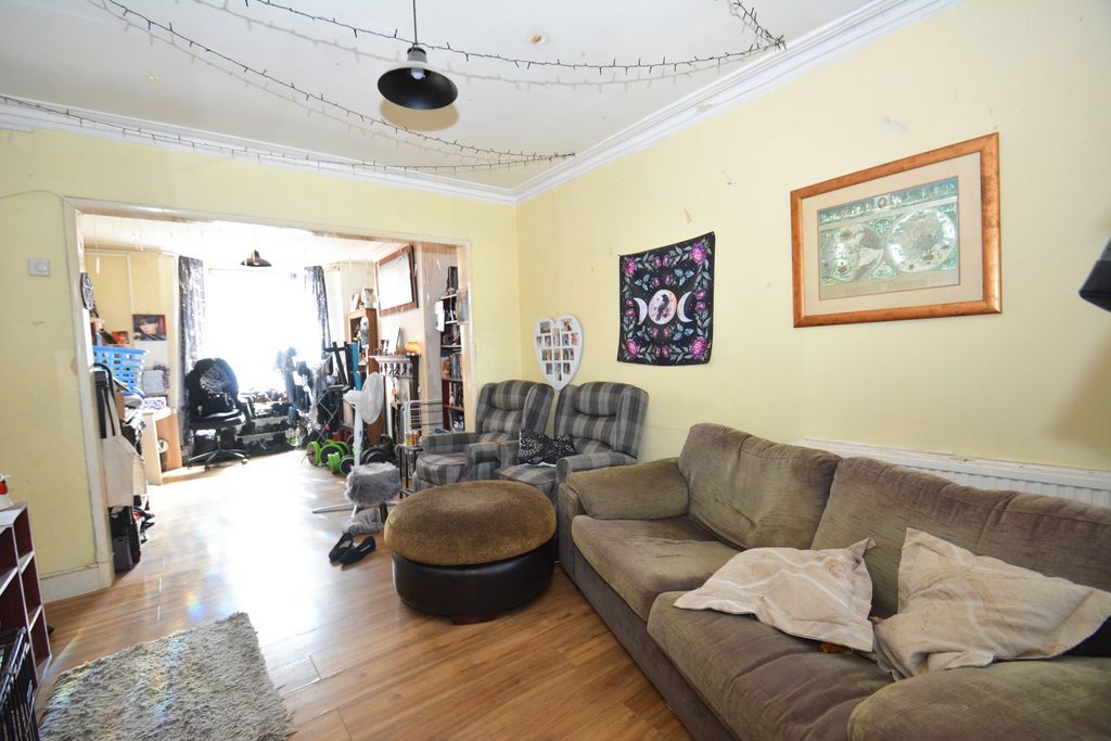 Property photo 2 of 8 Photo 7