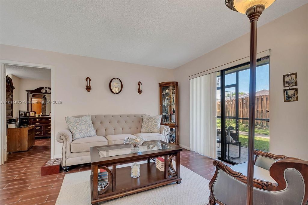 Property photo 3 of 18 <Alttext/>