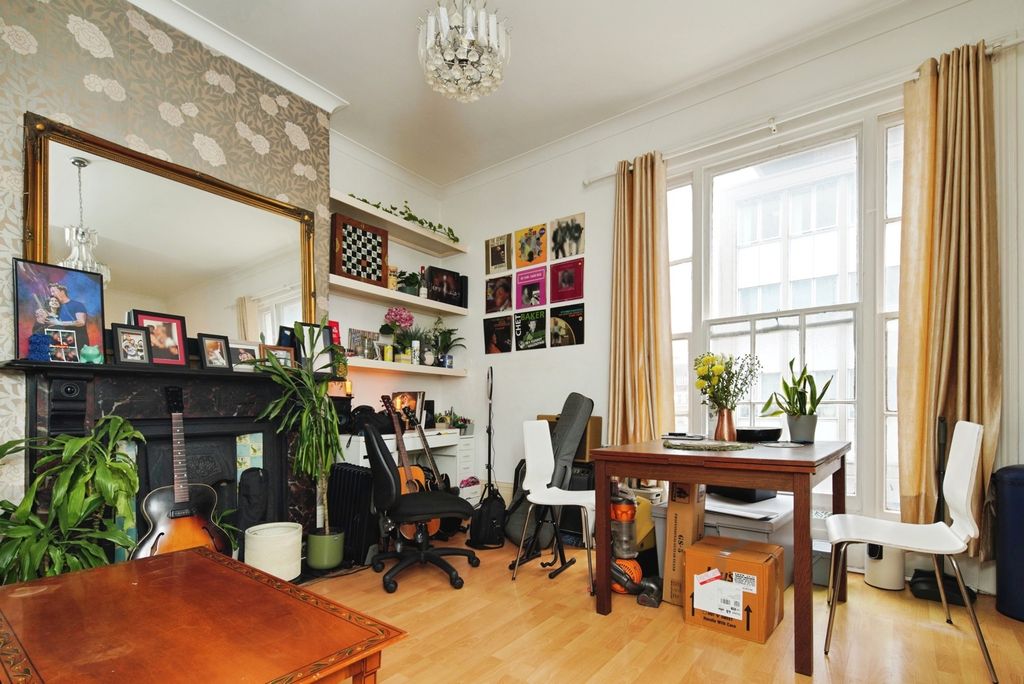 Property photo 3 of 9 Open Plan Lounge