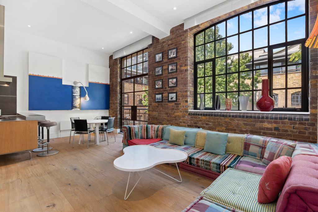 Property photo 1 of 19