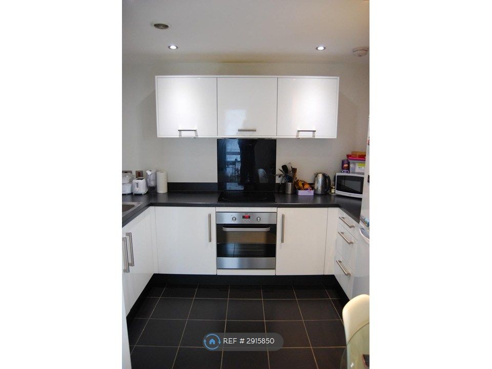 Property photo 2 of 8 Kitchen