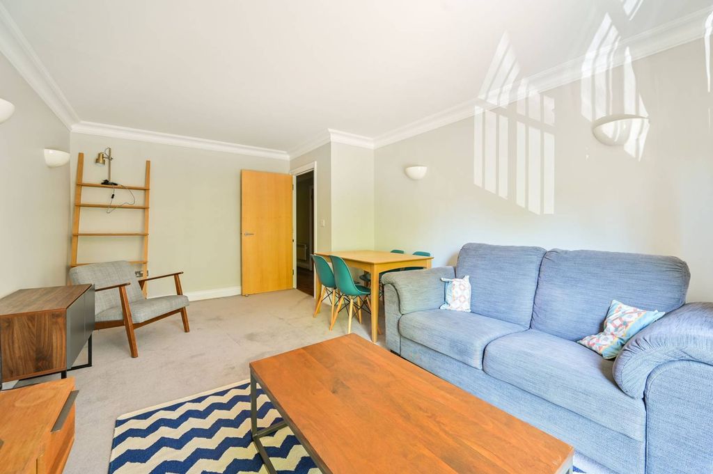 Property photo 3 of 8