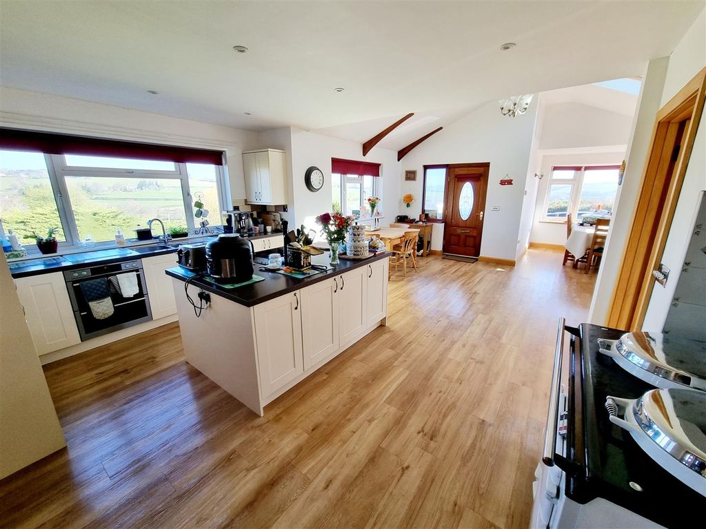 Property photo 3 of 12 Kitchen &amp; Dining Room.Jpg