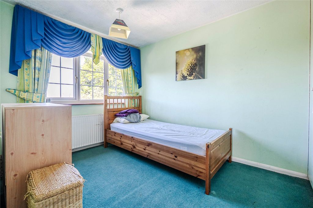 Additional image 12 of 5 bed detached house for saleSt Christophers Close, Dunstable, Bedfordshire LU5